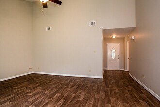 15238 Bedford Glen Dr in Channelview, TX - Foto de edificio - Building Photo