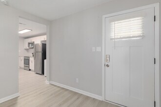 Longview Village Apartments in Raleigh, NC - Building Photo - Interior Photo