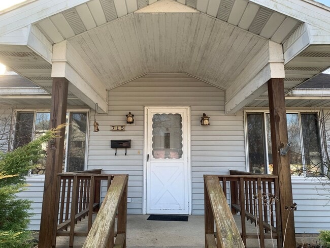 715 W Dodds St in Bloomington, IN - Building Photo - Building Photo