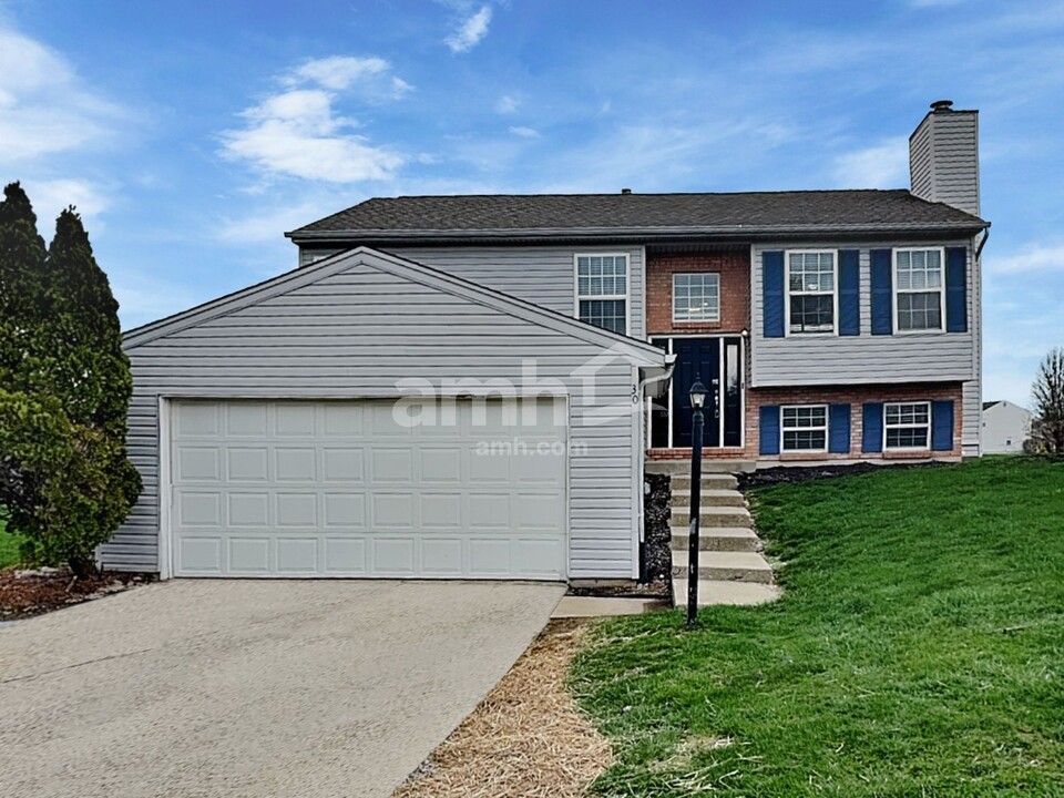 30 Sandpiper Ct in Amelia, OH - Building Photo