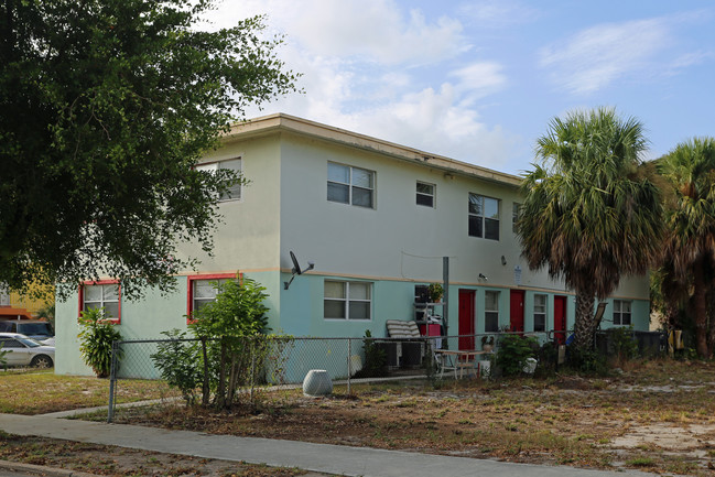 610 6th St in West Palm Beach, FL - Foto de edificio - Building Photo