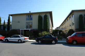 Catania Apartments in San Mateo, CA - Building Photo - Building Photo