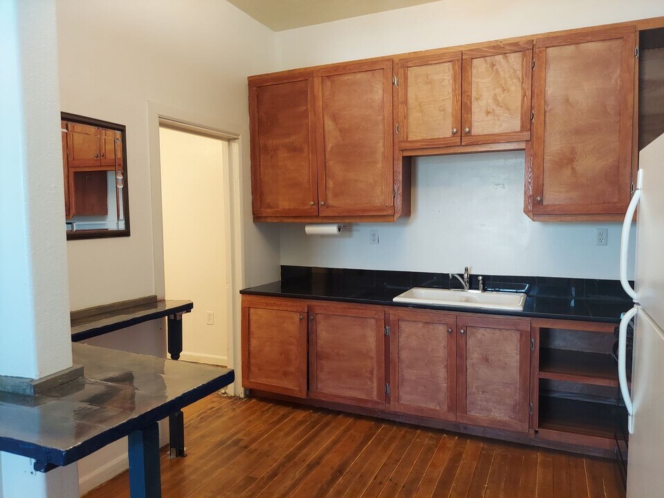 219 W Main St in Laurel, MT - Building Photo