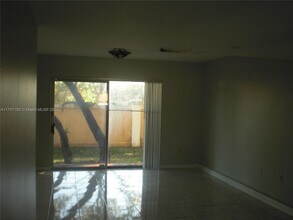 4088 NW 90th Ave in Sunrise, FL - Building Photo - Building Photo