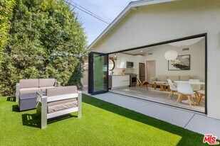 12745 Bloomfield St in Los Angeles, CA - Building Photo