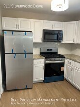 911 Silverwood Dr in Atlanta, GA - Building Photo - Building Photo