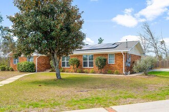 1018 S Kimbrel Ave in Panama City, FL - Building Photo - Building Photo