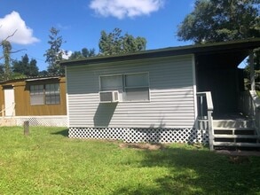 235 Webster Rd in Crawfordville, FL - Foto de edificio - Building Photo