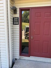 241 Burgundy Hill Ln in Middletown, CT - Building Photo - Building Photo