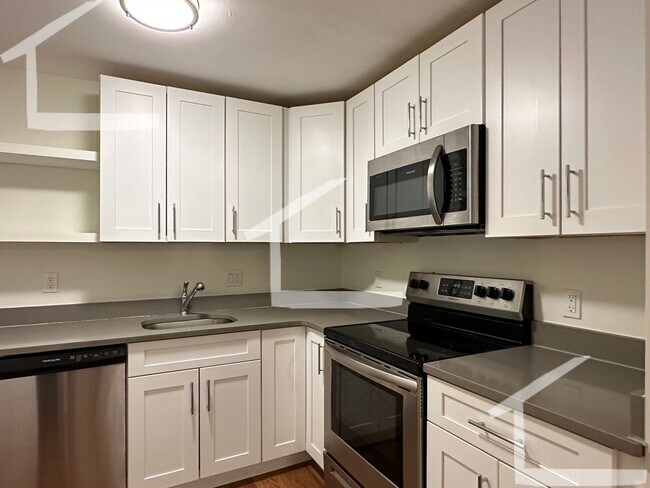 10 Embassy Rd in Boston, MA - Building Photo - Building Photo