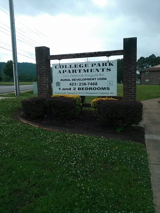 College Park Apartments in Ooltewah, TN - Foto de edificio