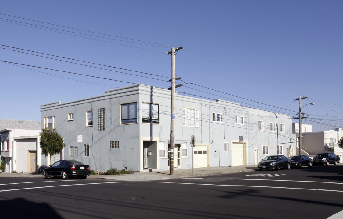 790-794 Hanover St in Daly City, CA - Building Photo