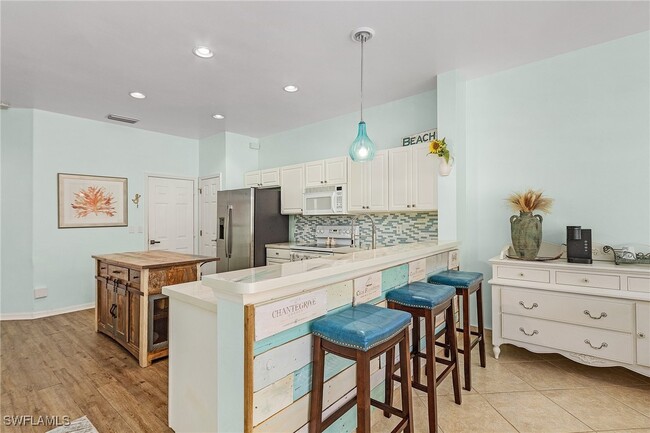 8311 Village Edge Cir in Ft. Myers, FL - Building Photo - Building Photo