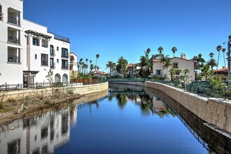 22-26 W Mason St in Santa Barbara, CA - Building Photo - Building Photo