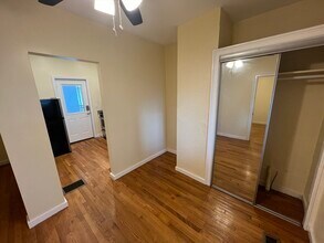 2 Otis St, Unit 1 in Somerville, MA - Foto de edificio - Building Photo