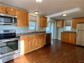 226 W 7th St in Oswego, NY - Building Photo - Building Photo