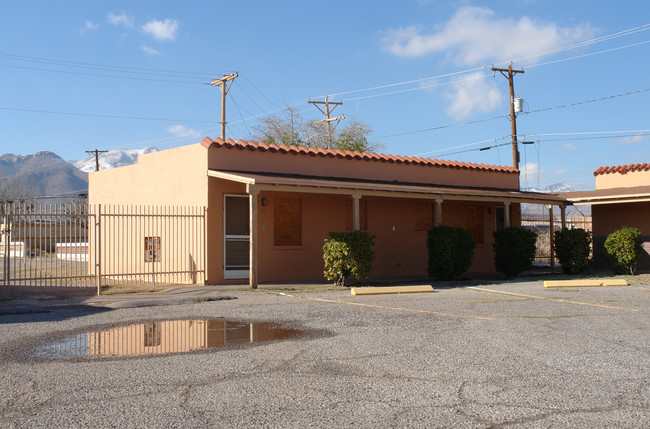 Siesta Gardens in El Paso, TX - Building Photo - Building Photo