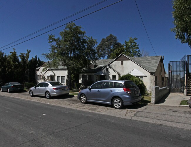 Samoa Gardens in Tujunga, CA - Building Photo - Building Photo