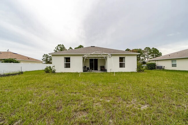 16 Frenora Ln in Palm Coast, FL - Building Photo - Building Photo