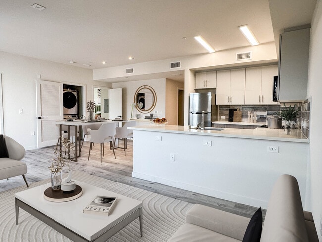 Legacy Tamarind in Los Angeles, CA - Foto de edificio - Building Photo