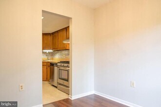 1554 Northgate Square in Reston, VA - Building Photo - Building Photo