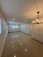100 SE 5th Ave in Hallandale Beach, FL - Building Photo - Building Photo