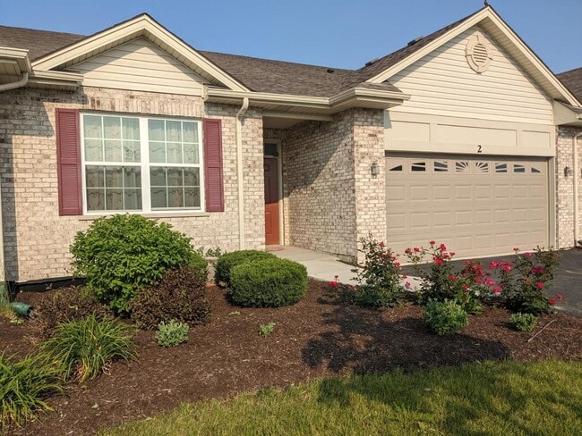 2 Solara Ct in Bolingbrook, IL - Building Photo - Building Photo