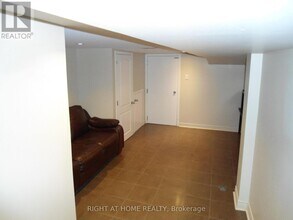1042 St Clarens Ave in Toronto, ON - Building Photo - Building Photo