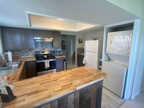 130 Blue Heron Dr, Unit First Floor in Daytona Beach, FL - Foto de edificio - Building Photo