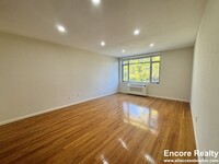 36 Vernon St, Unit 412 in Brookline, MA - Building Photo - Building Photo