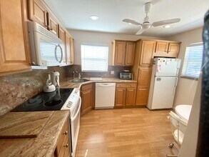 27 Colonial Club Dr in Boynton Beach, FL - Building Photo - Building Photo