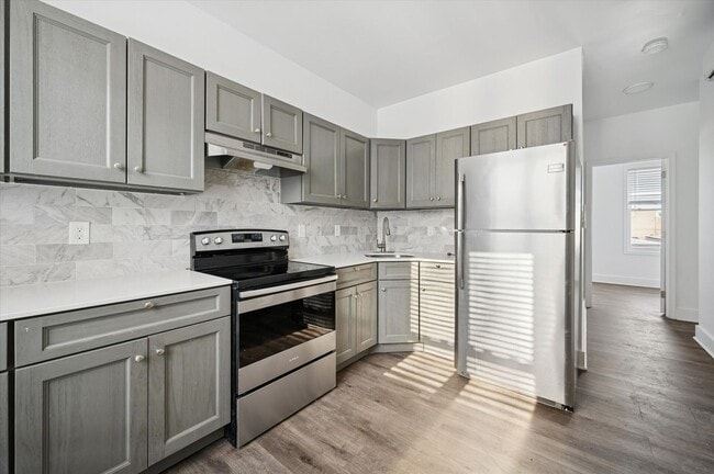 6143 Glenmore Ave in Philadelphia, PA - Building Photo - Building Photo