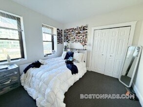 829 Beacon St, Unit 5B in Boston, MA - Building Photo - Building Photo