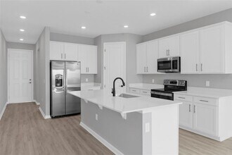 819 Ballantyne Dr in Lake Wales, FL - Building Photo - Building Photo
