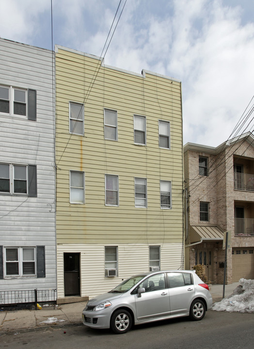 74 Hutton St in Jersey City, NJ - Building Photo