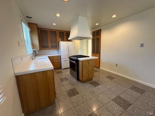 258 W J St in Benicia, CA - Building Photo - Building Photo