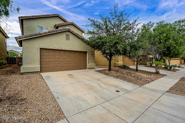 property at 848 W Placita El Cauce Rico