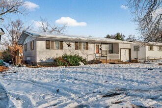 10406 Hobkirk Dr in St. Louis, MO - Building Photo - Building Photo