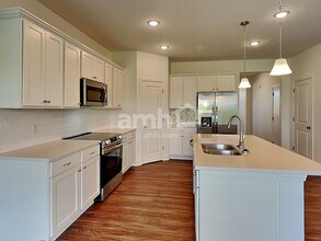 8399 Northpoint Dr in Sunbury, OH - Building Photo - Building Photo