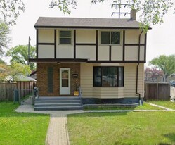 720 Borebank St in Winnipeg, MB - Building Photo