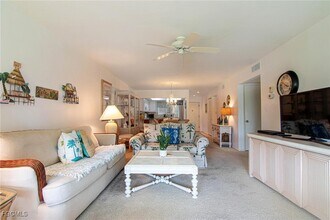 6725 Winkler Rd in Ft. Myers, FL - Building Photo - Building Photo