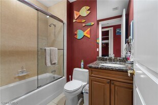 780 5th Ave S in Naples, FL - Building Photo