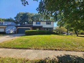 6648 Kennerdown St in Columbus, OH - Building Photo