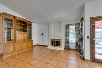 2708 Eagle Springs Ct in Las Vegas, NV - Building Photo - Building Photo