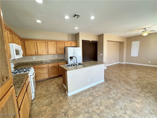 8988 Winchester Ridge St in Las Vegas, NV - Building Photo - Building Photo