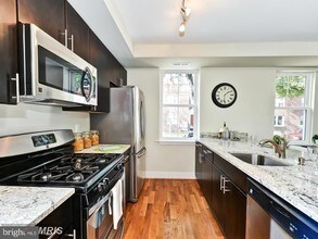 417 18th St NE-Unit -202 in Washington, DC - Building Photo - Building Photo