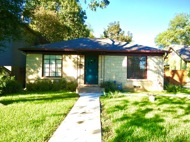 property at 1810 W St Johns Ave