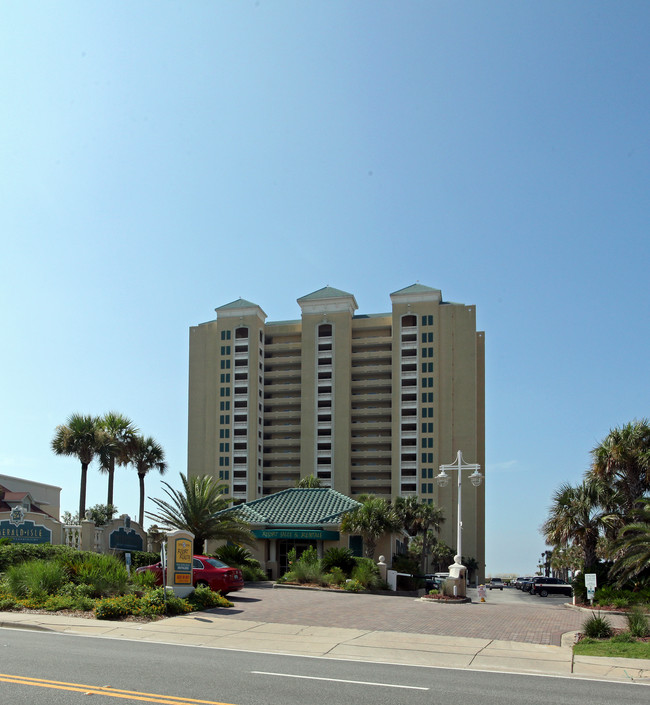 Emerald Isle in Gulf Breeze, FL - Foto de edificio - Building Photo