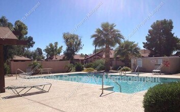 2143 E Center Ln in Tempe, AZ - Building Photo - Building Photo