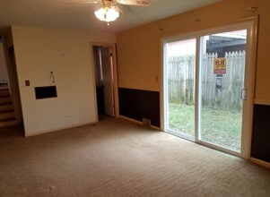 2909 Thistlewood Dr in Louisville, KY - Building Photo - Building Photo
